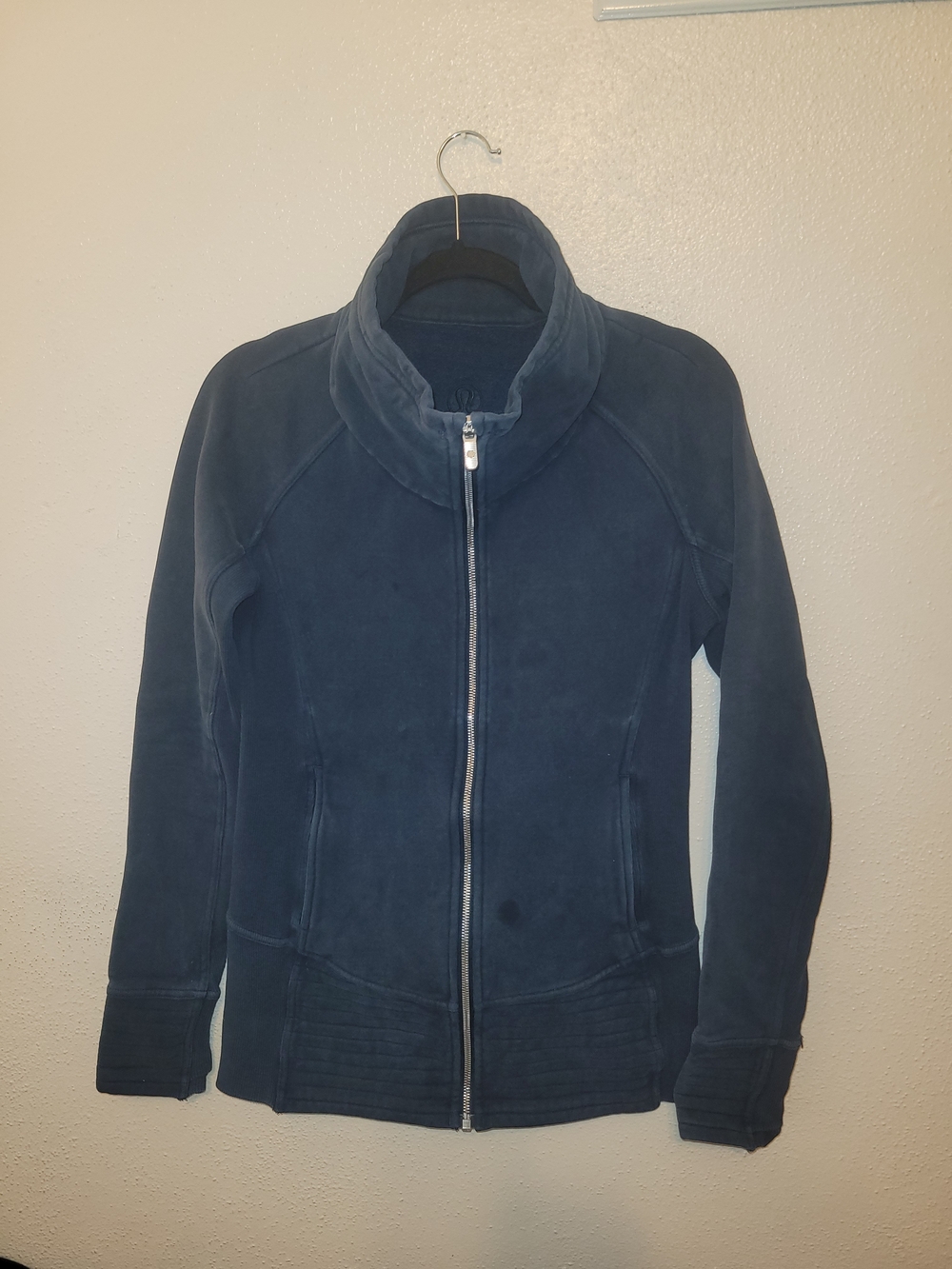 Lululemon Radiant Jacket II Navy Size 8